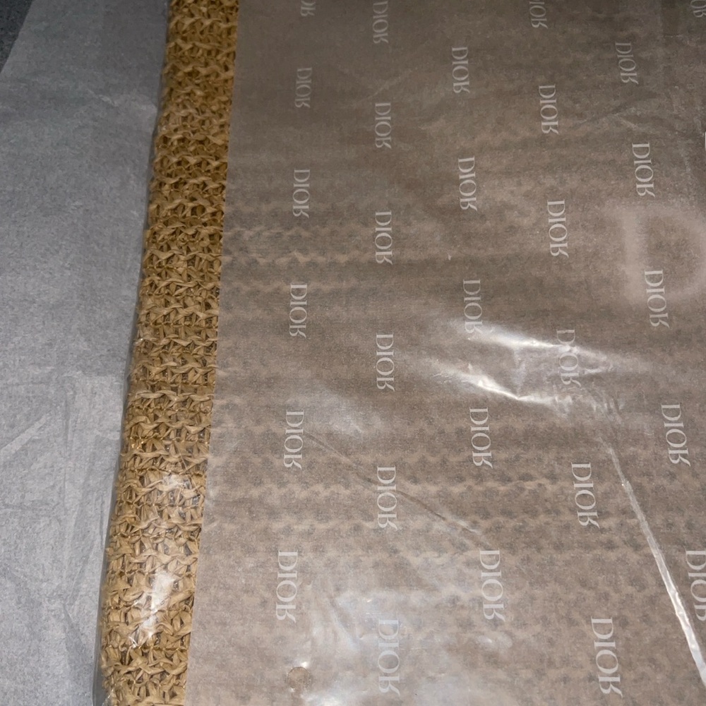 ๐ Christian Dior Straw Totebag - Picture 3 of 8